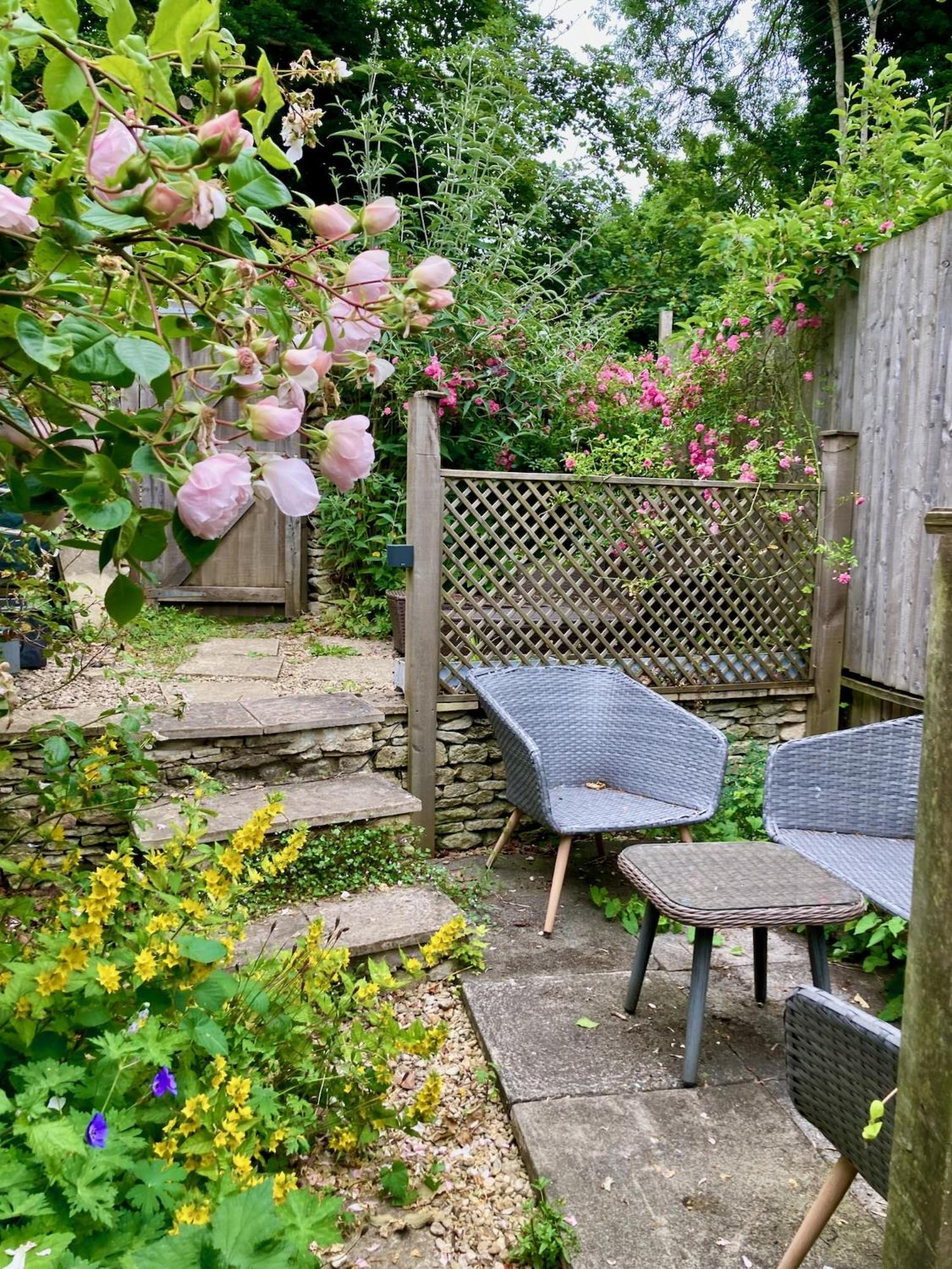 Key Cottage, Sleeps 8 Brimscombe Eksteriør bilde